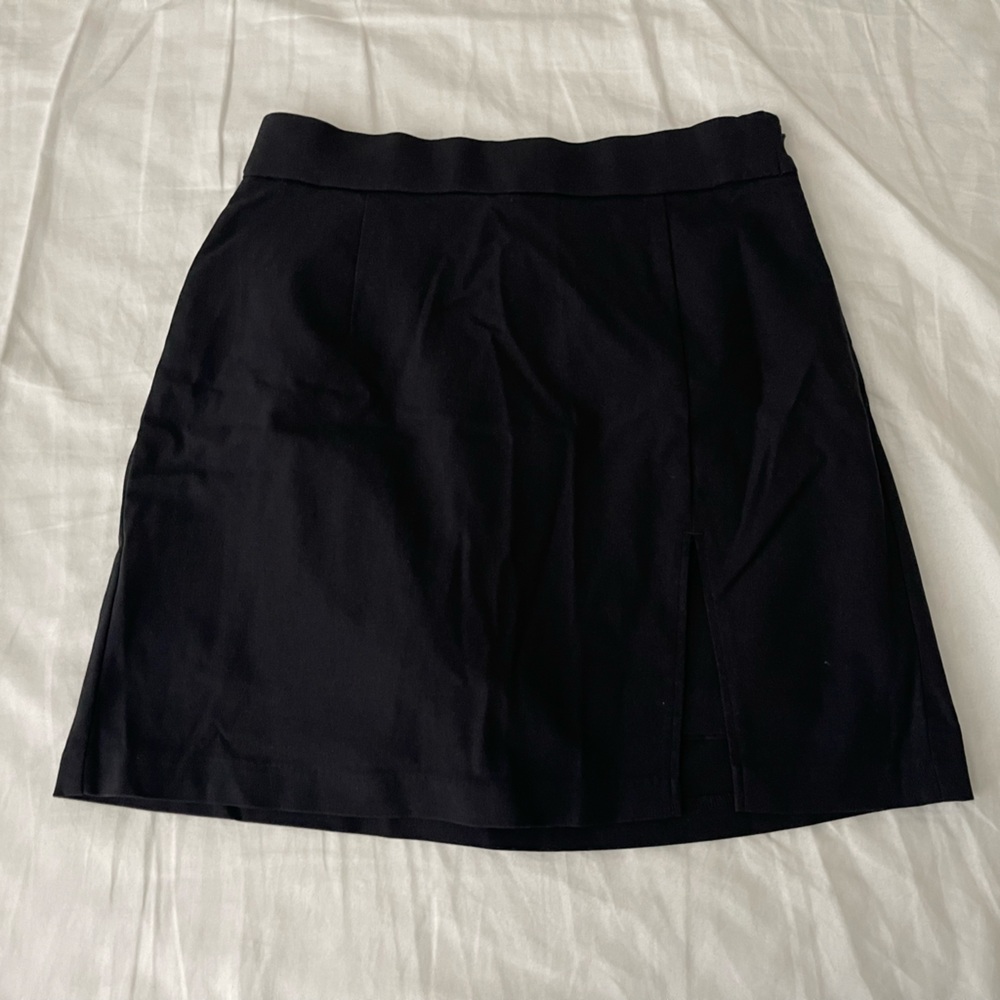 GU Women’s Black Slit Skort size medium